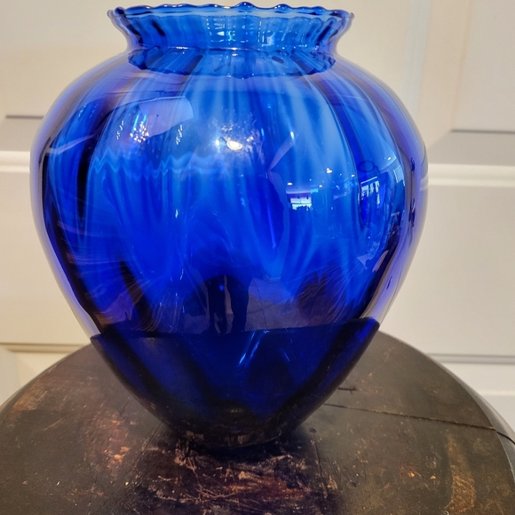 Princess House Vase Cobalt Blue Glass, Hand Blown Signed - Picture 4 of 8